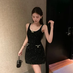 Klänning med blinka - Helt ny. Oanvänd