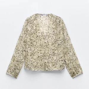 Zara blus - Blus från Zara i nyskick 