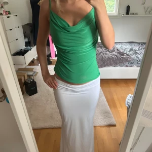 Grön topp - Säljer detta superfina gröna linne i storlek s!!🥰🥰