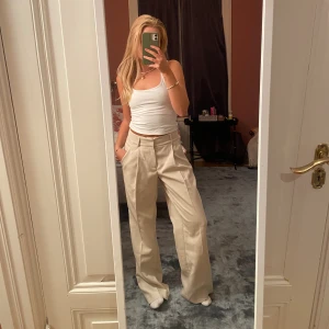 Baggy kostymbyxor - Aldrig använda! Prislapp kvar!