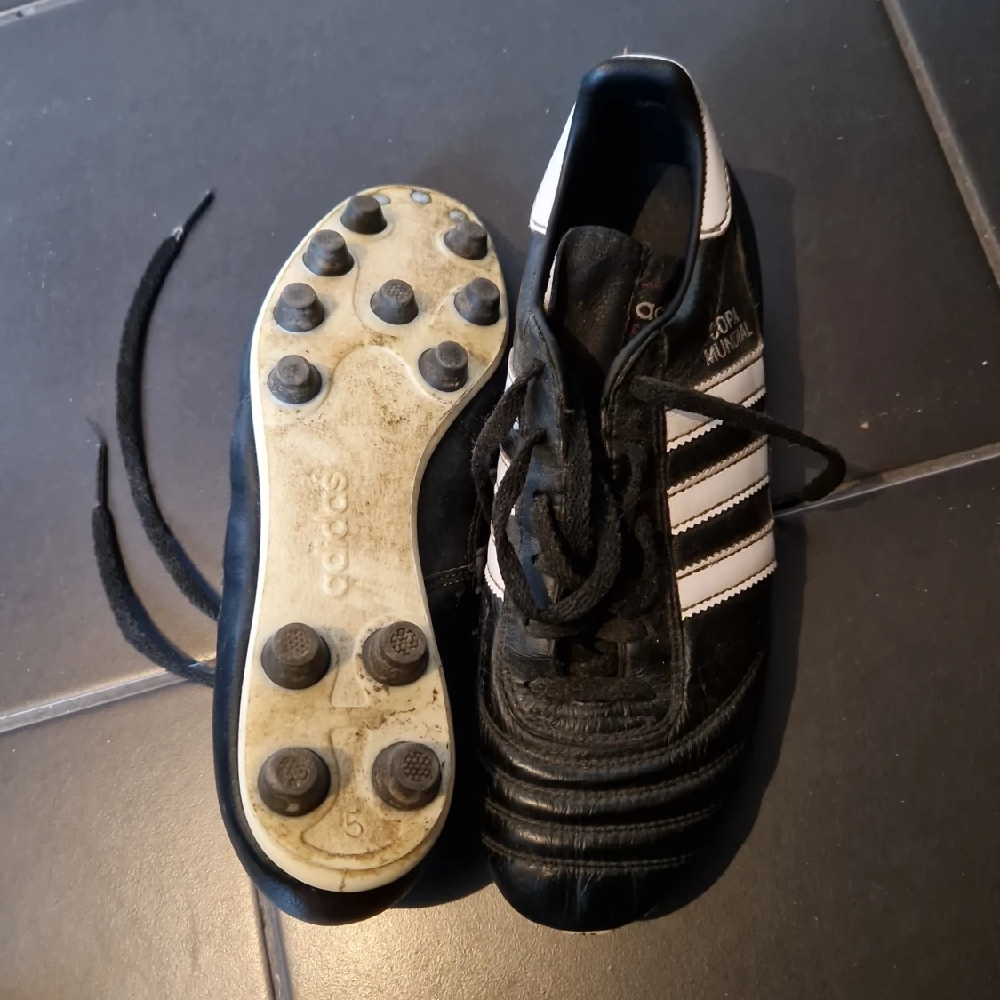 Fotbollsskor  - 91
