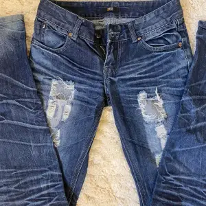 Superfina lågmidjade jeans med hål i💗