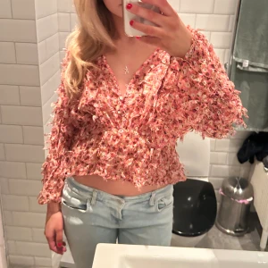 Blommig zara blus - SÅÅÅÅ snygg till sommaren 