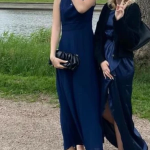 BALKLÄNNING  - - använd en gång - Kommer inte använda igen så känner att någon annan kan få ge den ett nytt liv. 