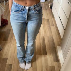 Mid straight jeans ifrån zara❤️