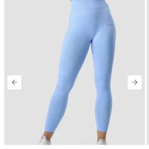 ICIW träningstights  - Köpta, ej använda, med prislappen kvar 💓 Diskuterar gärna priset, säljer pga felköp. Står S, men sitter mer som XS skulle jag säga, nypris ca 550