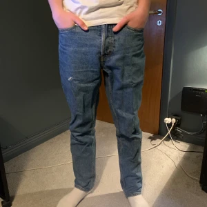 Jeans från Cubus  - Ett par snygga blåa jeans ifrån Cubus. Bra skick och inte använda på ett tag.