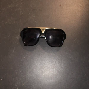 LV glasögon  - Ett par LV glasögon, perfekt för sommaren 