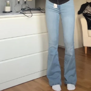 Jeans - Oanvända jeans ifrån lager 157. Kom privat för fler bilder eller om du har några frågor. 