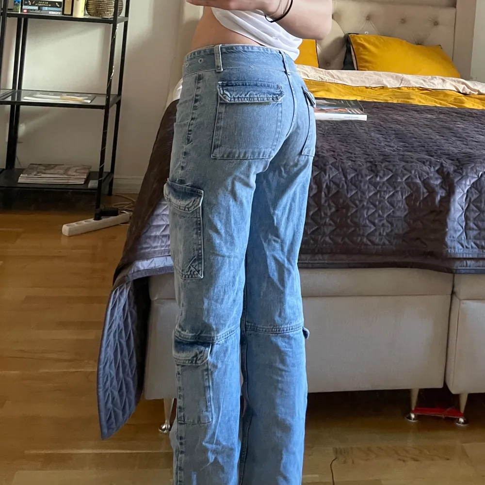 Snickarbyxor inspererade jeans från zara! . Farkut & Housut.