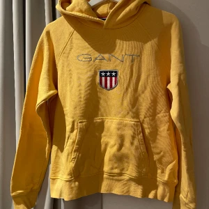 GANT hoodie - Fin Gant hoodie i nyskick, storlek 170 / 15 år.