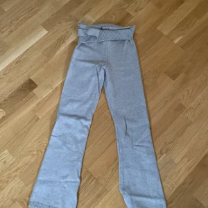 mjukisset 🫶🏼 - Mjukisset strl S. Aldrig använt då de är lite litet för mig i storleken. Fick på rea för 650 kr, mitt pris 500 kr