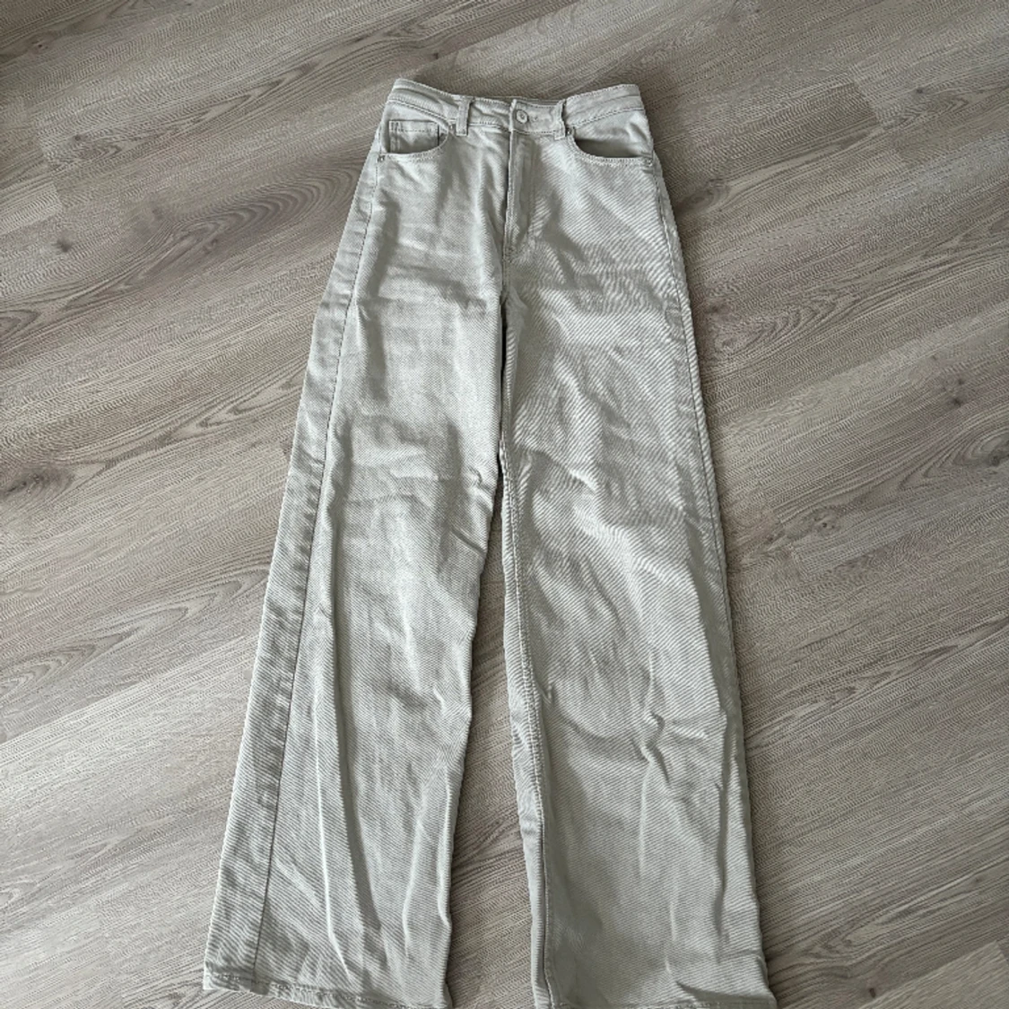 Beige/grå byxor H&M - 90