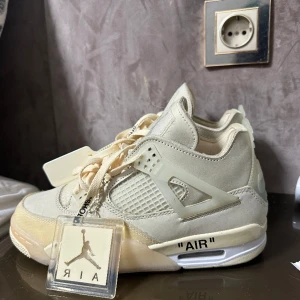 Jordan 4 Off white - Använda en gång. Kvitto och kartong medföljer 