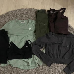 Träningskläder gymshark  - Säljer dessa träningskläder från Gymshark, Nike, iciw & Tridri.  Storlek xs eller s på allt.  Allt för 600 eller skriv om du vill köpa ett plagg bara 💗