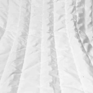 Tyngdtäcke 6 kg - Kedjetäcke 6 kg, från Somna®. Effektivt för lindrig av oro, ångest &sömnlöshet. Hjälper kroppen att slappna av och förbättrar sömnkvaliten. Täcket är det svalaste på marknaden, kedjorna insydda vilket gör det ljudlöst. Tvättbart.Nypris 5999