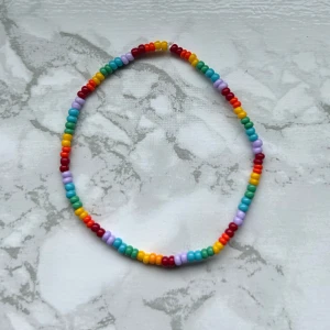Pride armband 🌈 - Handgjort pride eller regnbågsarmband 🩷ca 16.5 cm, köp via köp nu eller privat för frakt 18 kr!