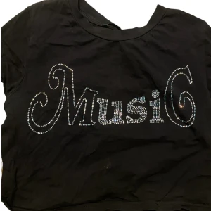 Y2k emo drainer topp  - Kommer inte till användning mer. Alla stenarna sitter kvar💓💓