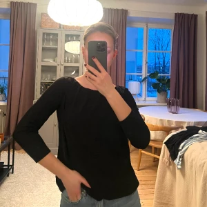 Svart tröja  - Från hm, storlek S. 