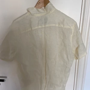 Linne skjorta - Linne skjorta knappt använd. Nypris: 600kr