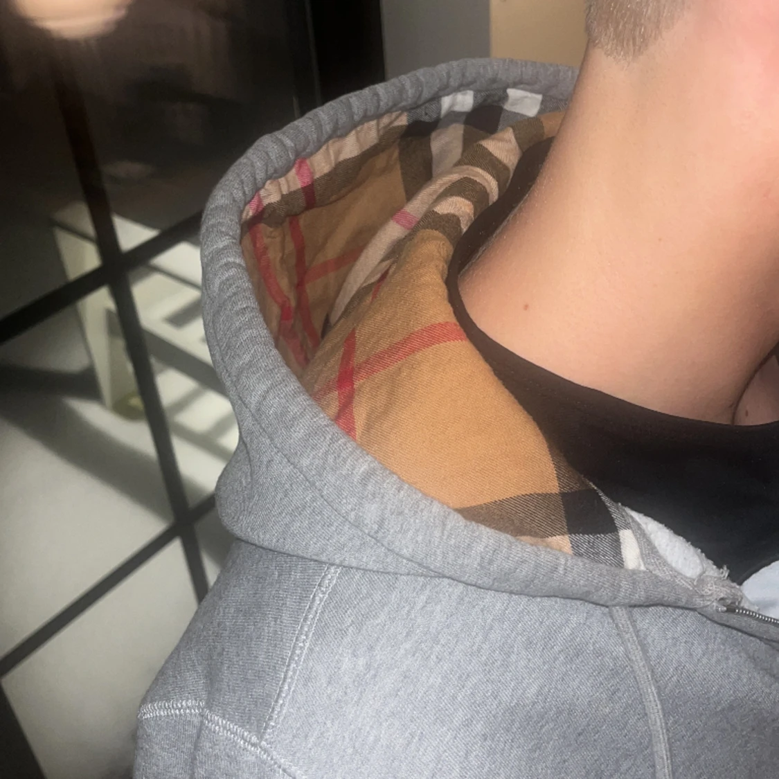 Burberry hoddie  - 90