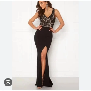 Balklänning  - Säljer nu min balklänning då den har använt en gång. ❤️