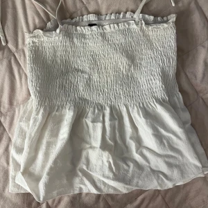 Vit topp - Gullig vit topp 