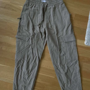 Bershka cargopants - Inga defekter. Storlek M