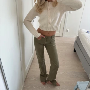 Byxor  - Superfina och långa byxor från märket Strenesse😍jag är 175