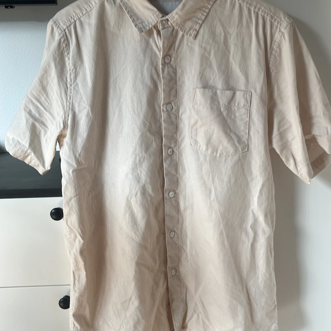 Beige kortärmad skjorta