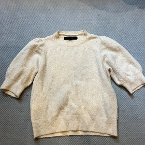 t shirt  - Jätte snygg t-shirt med lite längre ärmar o lite varmare! 😍