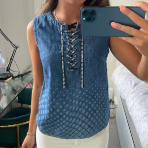 Denim topp!  - Snygg denim topp! 