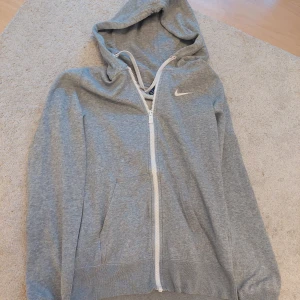 Tröja  - Grå Nike tröja, fint skick!