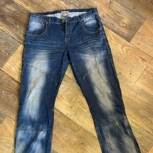 cowboy jeans 🤠🔥🤑 - 🔥🤑cowbow typo jeans 🔥🤑 skriv om priser och om bilder 🙏🤯