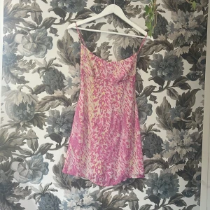 Rosa sommarklänning - Aldrig använd