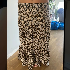 Lång kjol zara - Storlek xs