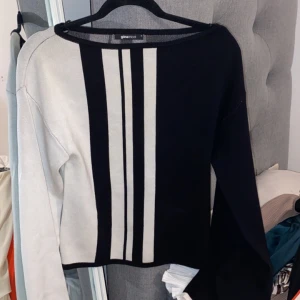 Tröja från Gina - Tröja från Gina i mycket fint skick. Använd 2-3 gånger 