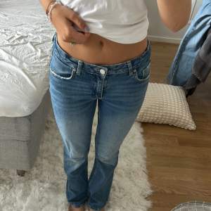 Super fina jeans från Gina som knappt är använda, priset går att diskutera💓