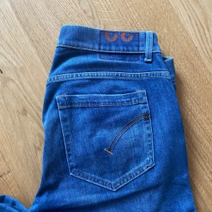 Dondup George - Sjukt snygga dondup i den eftertraktade modellen George!😍 Nypris 3000:- 💵 Skick 10/10✅ Hör av dig vid minsta fråga eller fundering//Legitresell 