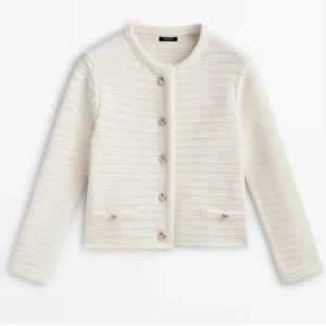 Massimo Dutti kofta - Kofta från Massimo dutti som inte längre säljs. Väldigt bra skick! Nypris ca 1000kr