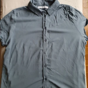 Kortärmad skjorta Samsøe Samsøe - Kortärmad skjorta från Samsøe Samsøe i supermjukt material. St S