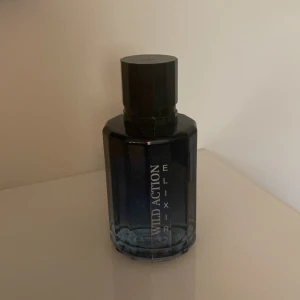 Säljer nu min parfym - Parfymen har nästan aldrig blivit använd. Gillade inte lukten på den. Har bara använt 5-7 spray. Pris 400kr OBS priset kan diskuteras.