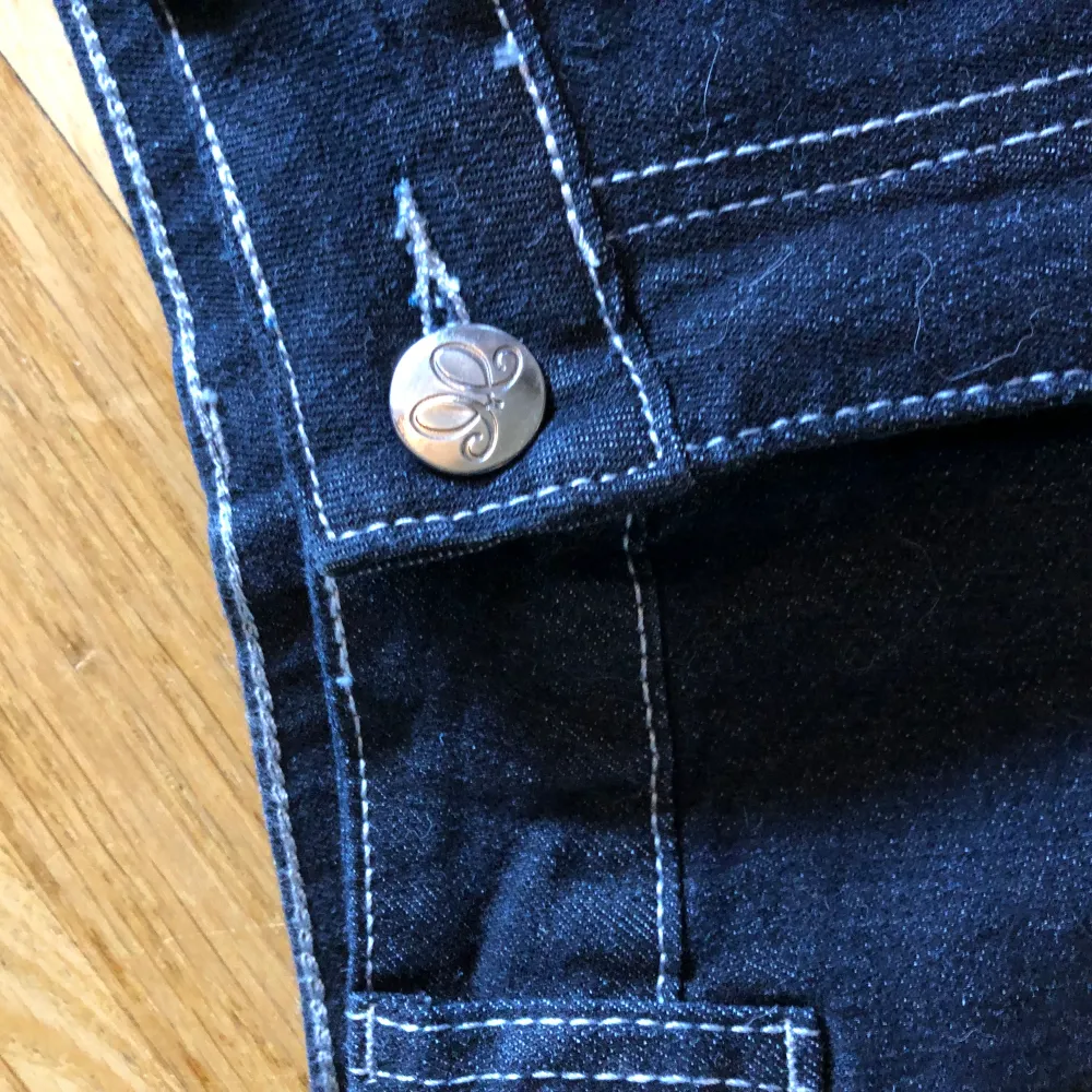 Aldrig använda Avklarat jeans  Mycket stretch  Midjemått 39cm x2. Shorts.