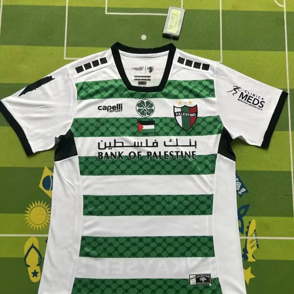 Available in size XL - T-shirt of the Chilean soccer club called Palestino in honor of Palestine. T-shirts.