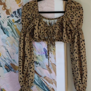 Topp  - Jättefin topp från chiquelle i storlek S. Har använt den endast en gång. 🤎