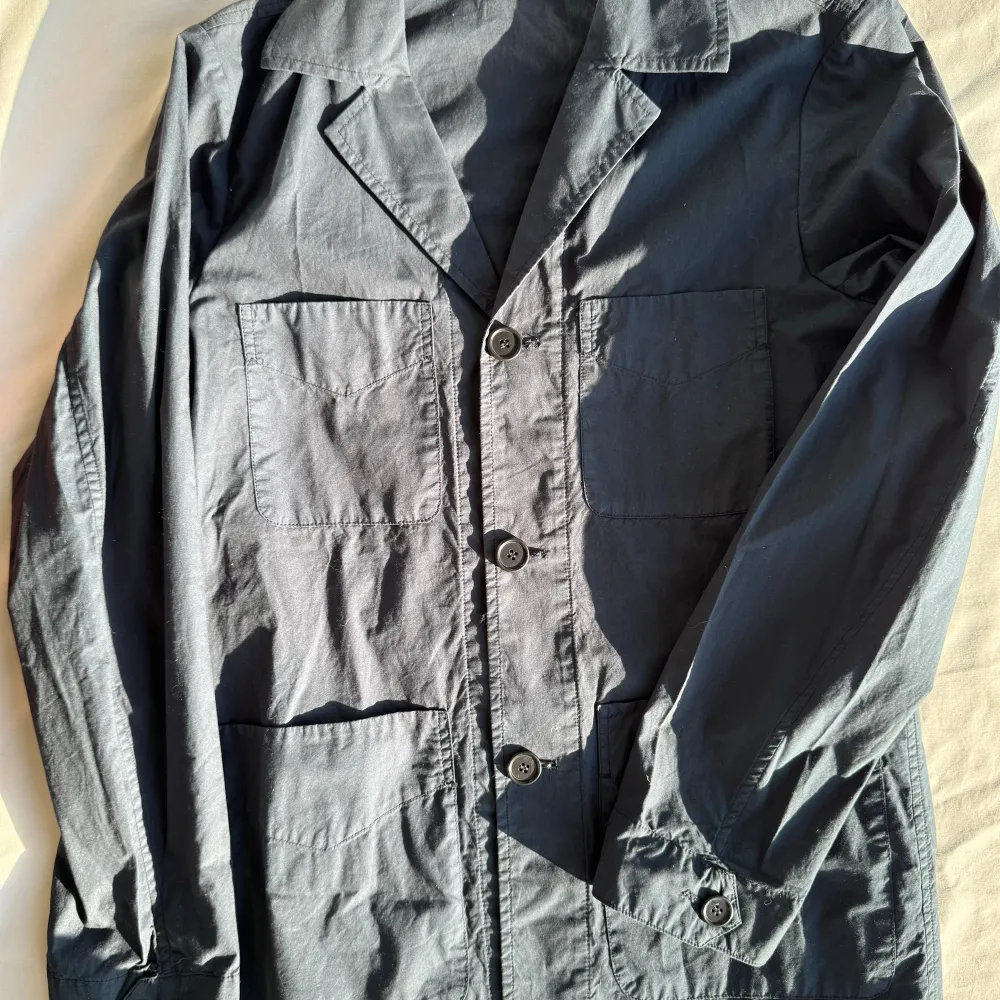 New Aspesi overshirt with tags in ultra light navy blue cotton with four pockets  Runs large (S) Please note: Due to storage, this garment may arrive with light wrinkles All my garments is sold from a pet and snook free home.. Jackor.