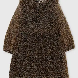 Säljer en liknande leopard klänning från zara, i storlek 164 men passar även xs och s. Kontakta mig för fler bilder och köparen står för frakten. Pris kan också diskuteras :)