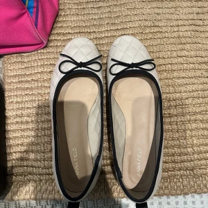 Ballerina skor  - Ballerina skor superfina i storlek 39. Kommer tyvärr inte till användning längre💗💗 toppen skick och inga defekter 