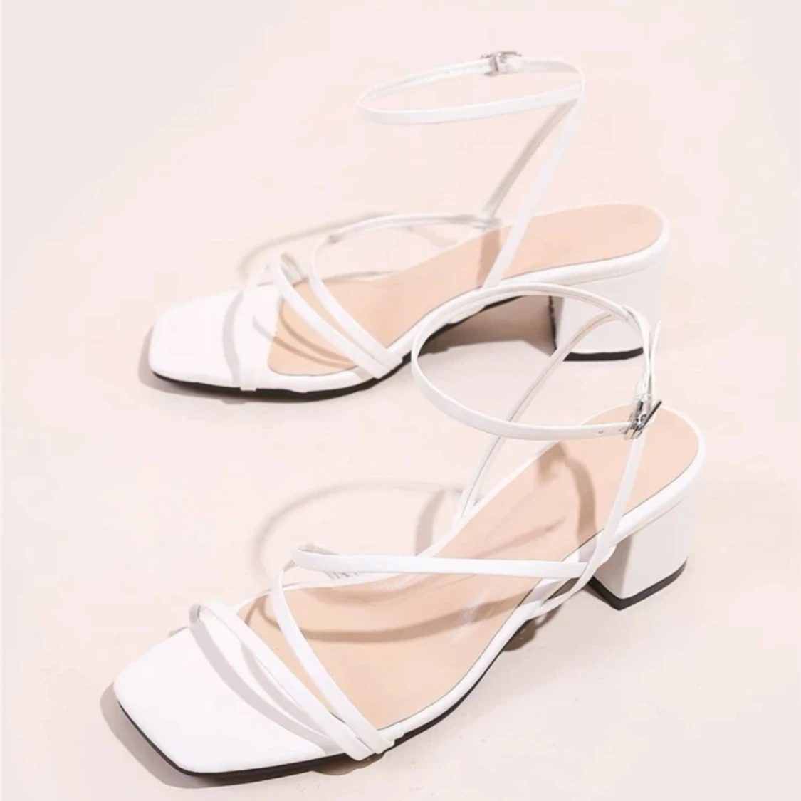 Vita klackskor  - 90