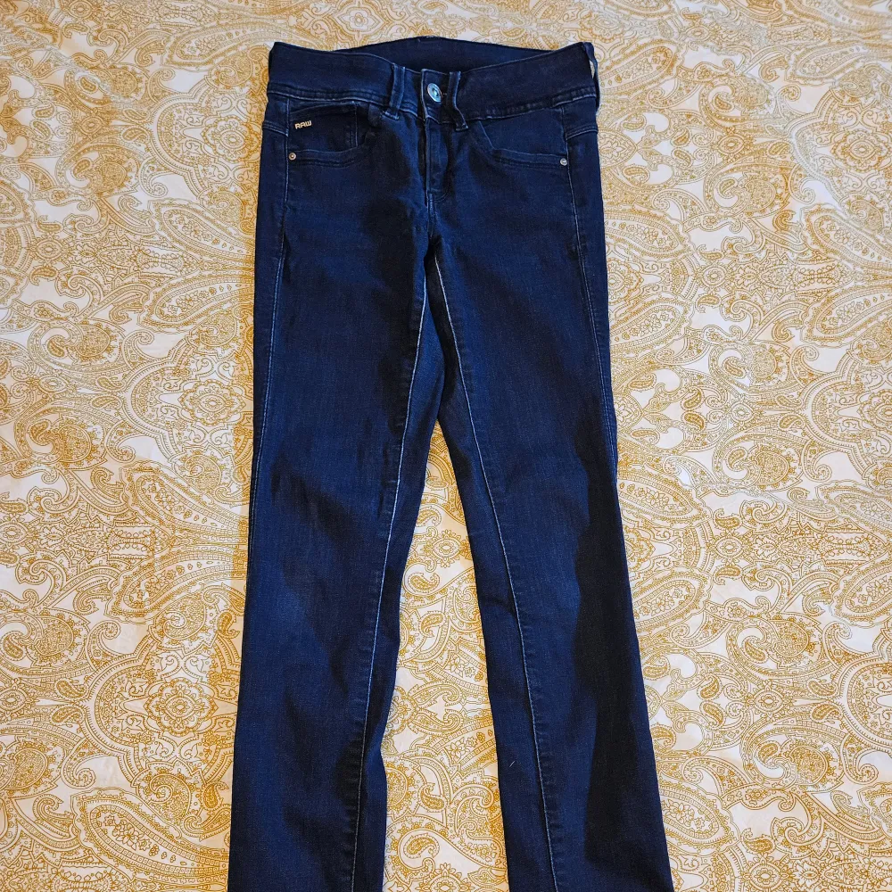 äkta g-star low mid jeans . Jeans & Byxor.